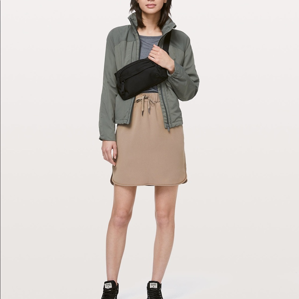 NWT Lululemon On the Fly Skirt  Woven Size: 2 & 4